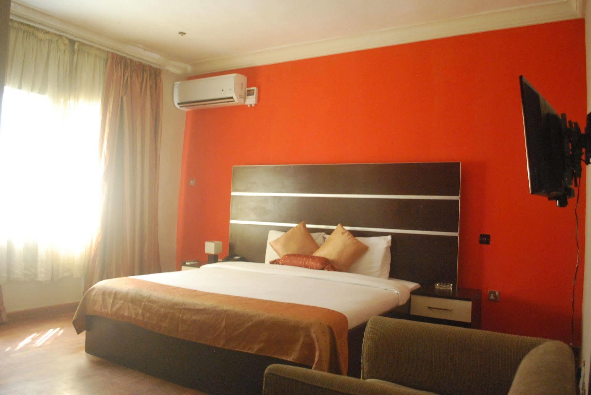 Aries Suites Лагос Экстерьер фото